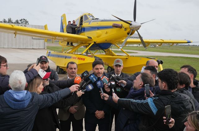 El Gobierno de Santa Fe presentó la primera flota aérea de hidrantes para combatir incendios