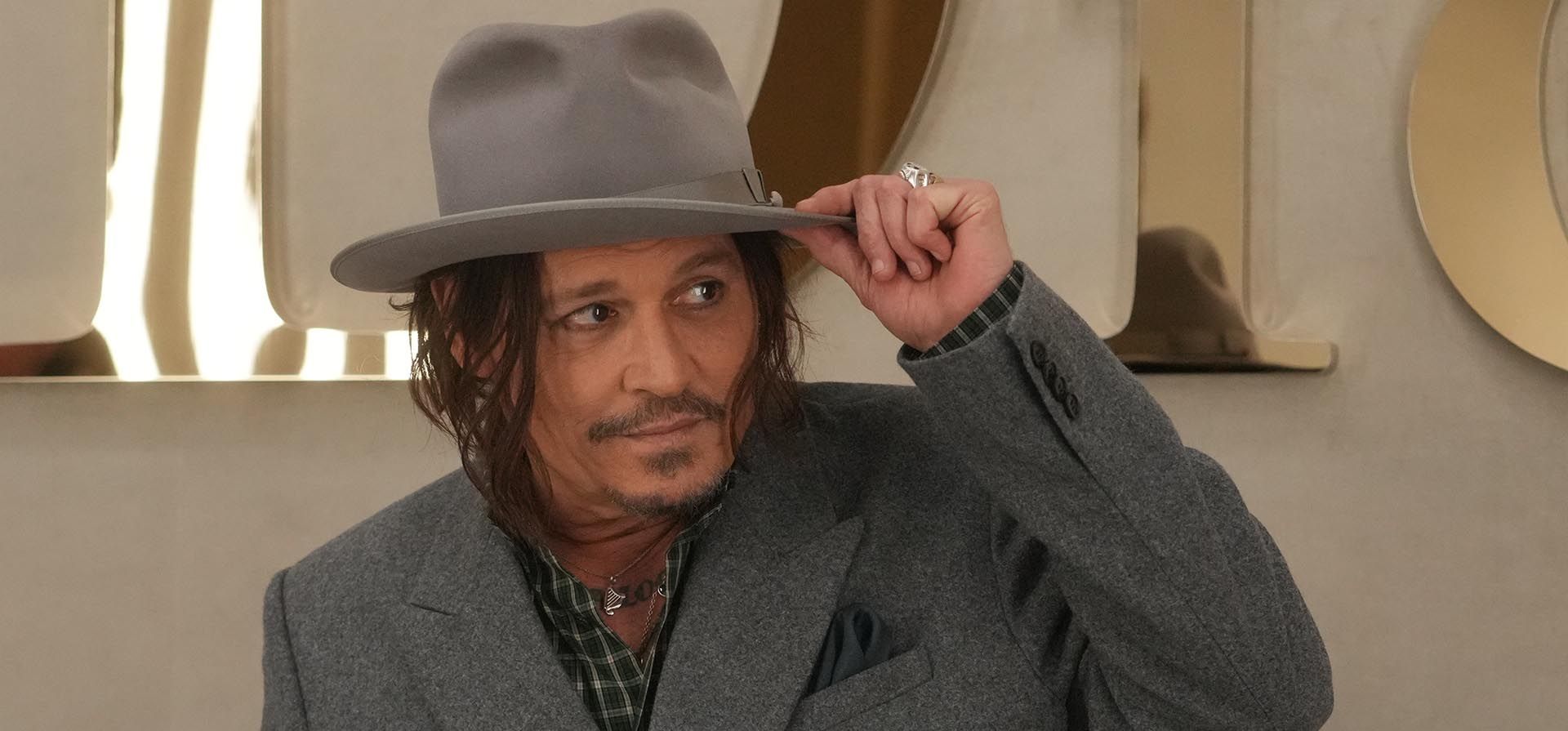 Johnny Depp posa antes de la colección Primavera/Verano 2026 de Dior, presentada en París, el miércoles 1 de octubre de 2025. (Foto AP/Thibault Camus) Johnny Depp posa antes de la colección Primavera/Verano 2026 de Dior, presentada en París, el miércoles 1 de octubre de 2025. (Foto AP/Thibault Camus)