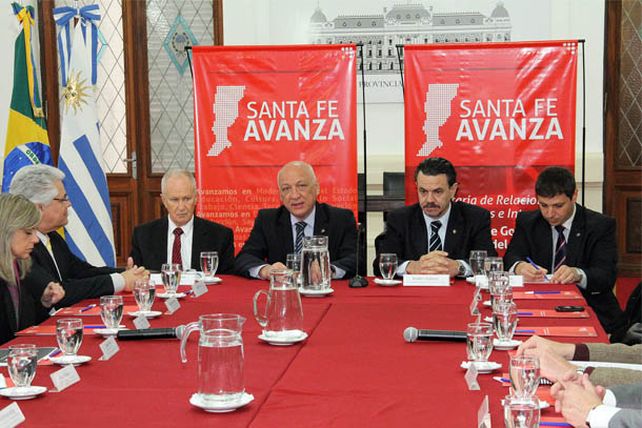 El gobernador Bonfatti recibió a funcionarios de Brasil y Uruguay