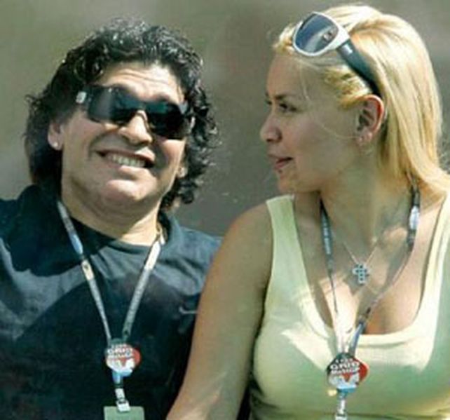 Maradona tuvo una extensa charla telefónica con Verónica Ojeda que está muy feliz por la llegada de su hijo.