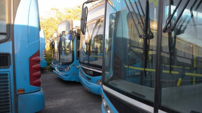 La UTA decidió que el paro de colectivos seguirá hasta el lunes