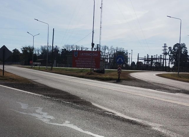 Rutas nacionales sin mantenimiento: colocaron carteles de advertencia por el estado catastrófico