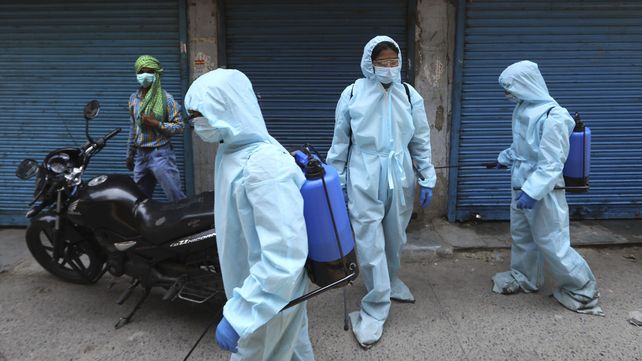 Veinte imágenes del lunes en un mundo en crisis por el coronavirus