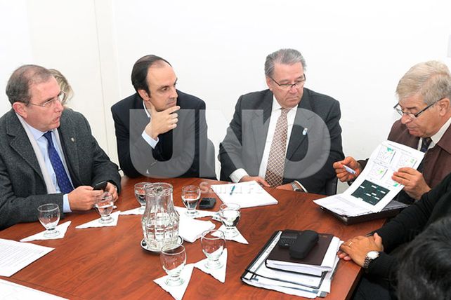 Crecida del Paraná: funcionarios locales y provinciales coordinaron acciones conjuntas
