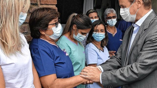Bordet saludó a enfermeras en Ubajay: allí ratificó que se ampliará la inversión en salud.