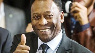 Pelé fue operado con éxito de una lesión en la columna