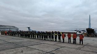 Bomberos santafesinos: 40 rescatistas partieron hacia Venezuela para asistir tras los terremotos.