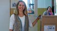 La diputada provincial del PJ, Laura Stratta, emitió su voto en la ciudad de Victoria. La diputada provincial del PJ, Laura Stratta, emitió su voto en la ciudad de Victoria.