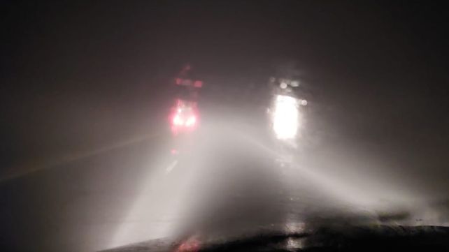 Alerta por niebla en Rosario: cómo se debe conducir en rutas y autopistas