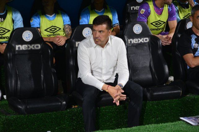 Juan Cruz Real dejó de ser el DT de Belgrano tras la caída ante Independiente Rivadavia