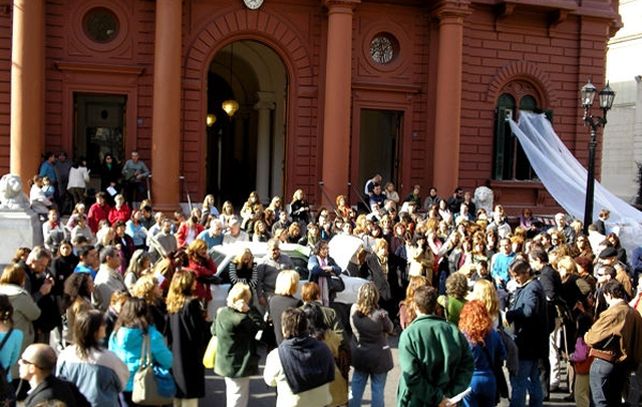 Los municipales se declararon en alerta y anunciaron un paro de 24 horas para el 1 de marzo