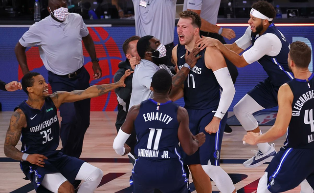 Luka Doncic se llev&oacute; todos los aplausos en el triunfo de Dallas sobre Clippers por los playoffs de la NBA.&nbsp;