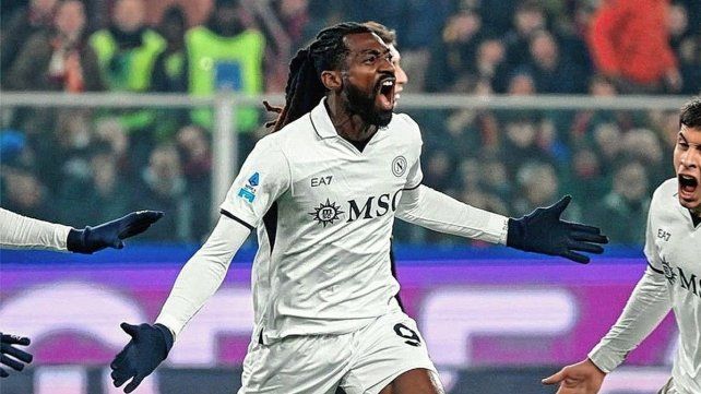 Napoli ganó y es líder de la Serie A.