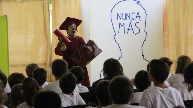Teatro x la Identidad sale a escena contra el negacionismo y por los nietos que faltan