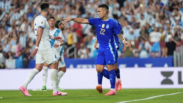 Argentina venció 4 a 1 a Guatemala con dobletes de Messi y Lautaro