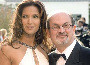 Los amenazados escritores Saviano y Rushdie, juntos por la libertad de opini&oacute;n