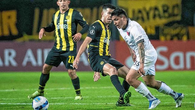 El minuto a minuto del duelo entre Peñarol y Colón