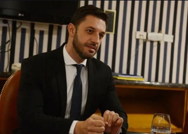 Allanaron el estudio jurídico de Matías Morla en una causa por traición