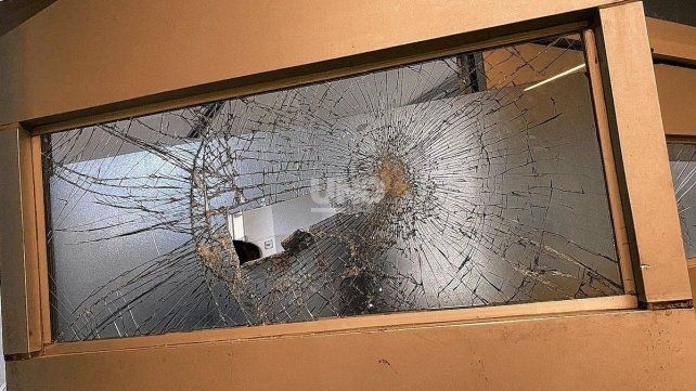 Los destrozos provocados ene l hospital Iturraspe por parte de los parientes del hombre asesinado en San Agustín Los destrozos provocados ene l hospital Iturraspe por parte de los parientes del hombre asesinado en San Agustín