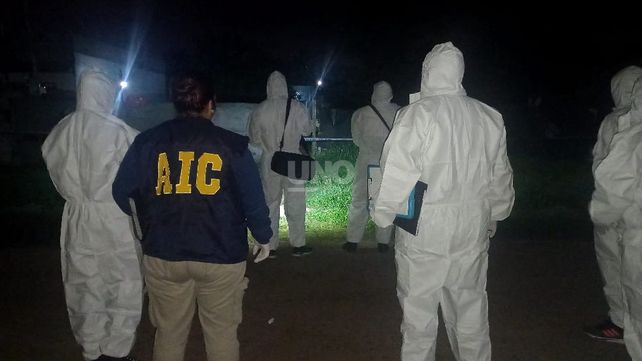 Mataron de al menos 10 balazos a un joven en una vivienda de Sauce Viejo Mataron de al menos 10 balazos a un joven en una vivienda de Sauce Viejo