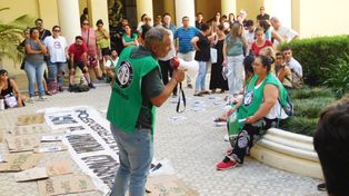 ATE protestó en Casa de Gobierno contra la caída de 100 contratos