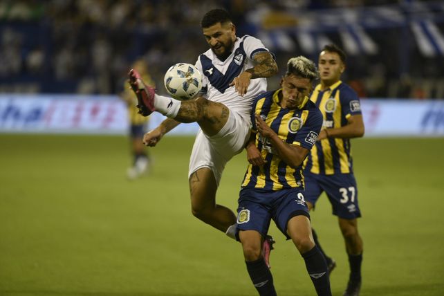 Central jugó sin ambición y al final cayó con Vélez por un cabezazo de Osorio