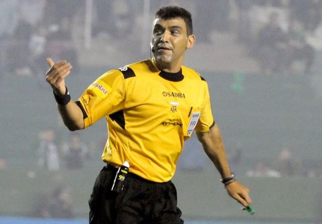 Saúl Laverni fue suspendido junto a su asistente