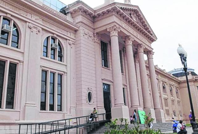 pionera. La Facultad de Ciencias Médicas de la UNR será la primera del país en abordar la problemática del aborto dentro de la formación de grado.