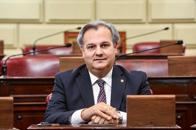 Socialistas piden al gobierno que intervenga en el conflicto del transporte