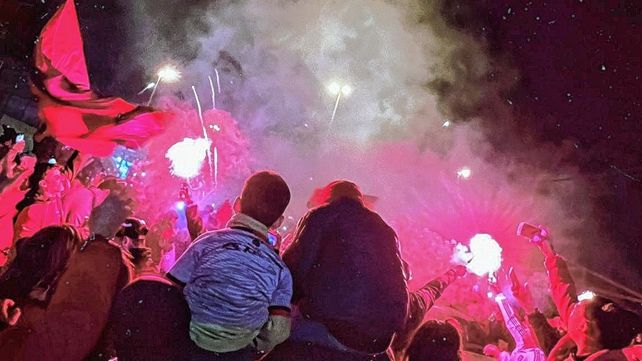 Colón recibió sus 117 años junto a una multitud