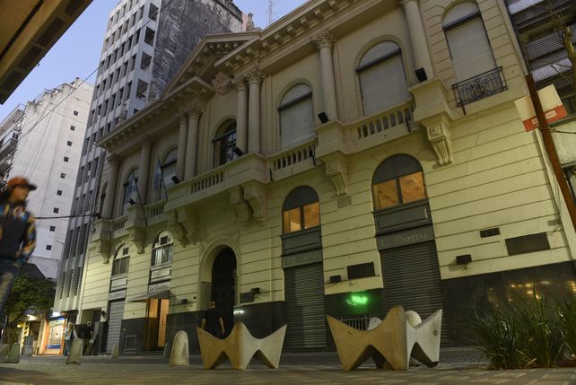 El histórico edificio del Decano de la Prensa Argentina.