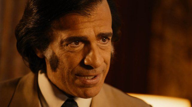 Leonardo Sbaraglia en la piel de Carlos Menem: se conocieron las primeras imágenes de Menem