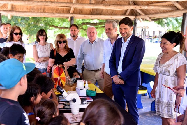 El gobernador Maximiliano Pullaro participó de una jornada de concientización en la Escuela de Verano de Arroyo Seco