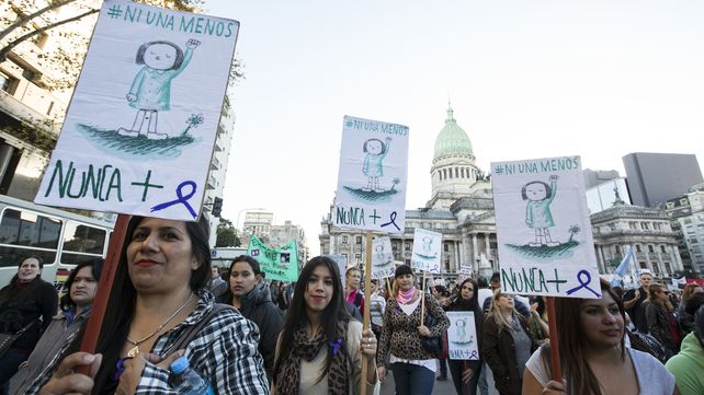 El 97 por ciento de las mujeres fueron acosadas y el 17 por ciento violadas, según informe de Ni una menos