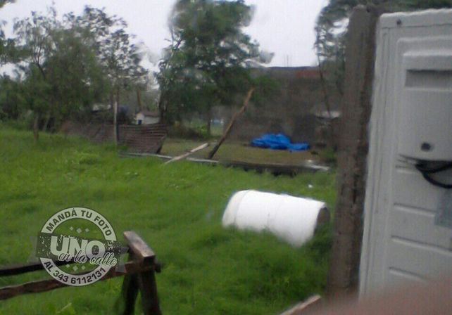 Terrible temporal de lluvia y viento generó graves destrozos en Paraná