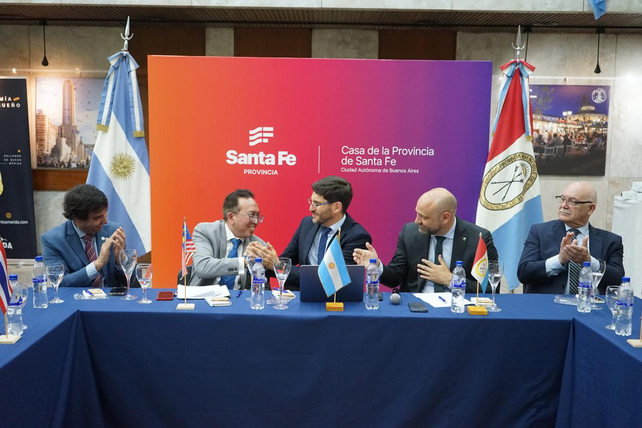 El mandatario provincial encabezó la reunión en la Casa de Santa Fe