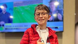 “Ian, un niño con autismo que habla sobre autismo”, se presenta Moche en sus redes sociales.