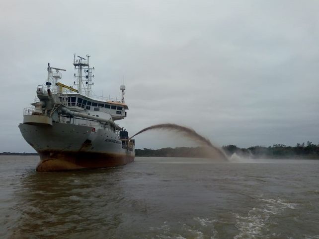 Jan de Nul inició un dragado vital en el Río Paraguay que permitirá recuperar la navegabilidad del canal en el tramo binacional