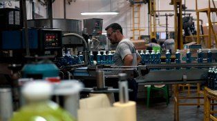 En la planta de Domitec, en Avellaneda, se fabrica la marca de productos de limpieza Sedilé, que está en franco crecimiento en la zona de Santa Fe y Rosario.