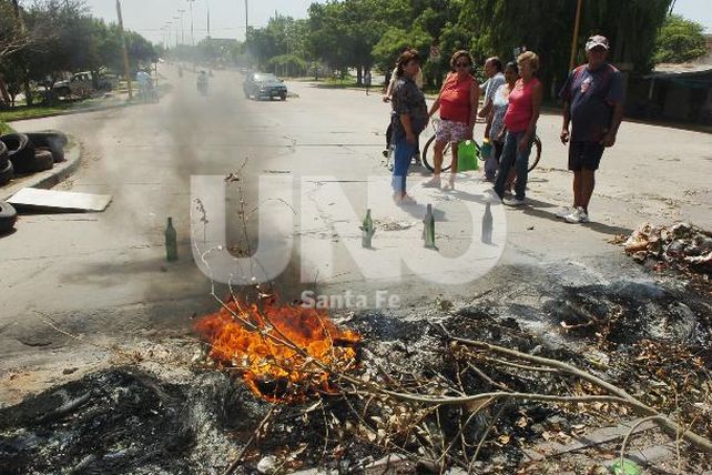 Vecinos autoconvocados levantaron el corte a la espera de soluciones