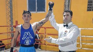 Pablo Rodríguez del Olimboxing derrotó por puntos a Jonatan Castillo del Thunder Box.