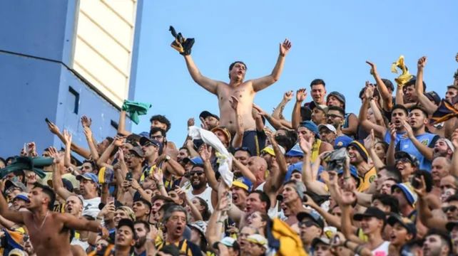 Dos iniciativas en el Concejo salen a paliar la sed en los estadios y en los lugares de la ciudad donde haya espectáculos masivos y falte agua