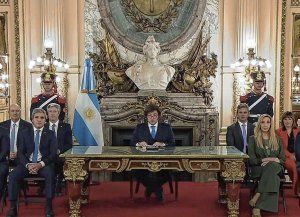 Milei presentó la reforma de la Carta Orgánica del BCRA con críticas a la política