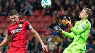 Alario sigue afilado y Leverkusen avanza en la Copa alemana