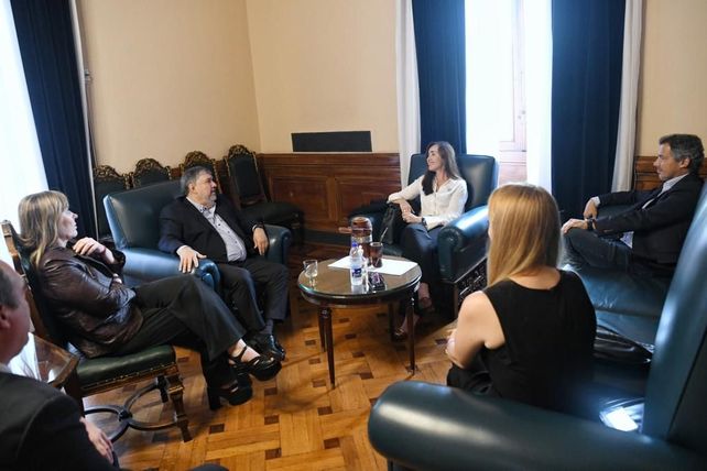 Villarroel recibida por el peronismo kirchnerista en el Senado; por ahora
