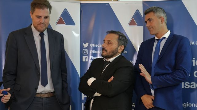 Fiscales Saldutti (izq) y Spelta (centro), plantearon al focalización de los hechos. 