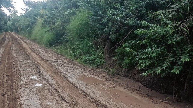 En cercanías del Centro Mariápolis los vecinos quedan aislados si llueve