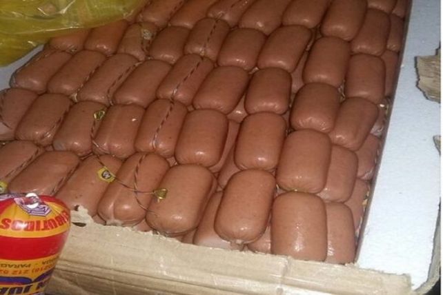 Secuestraron 700 kilos de embutidos que eran trasladado en un colectivo