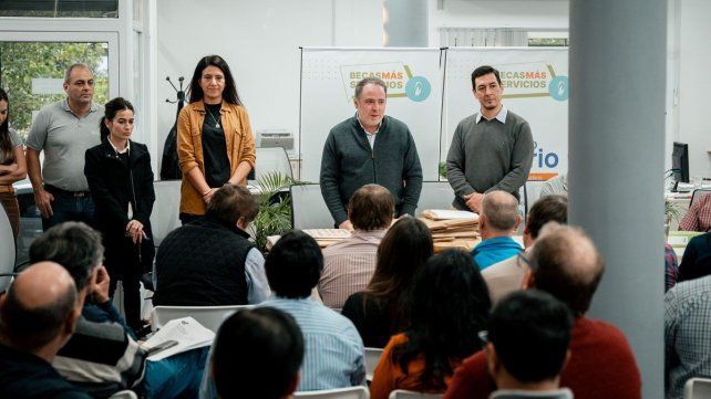 El Instituto Becario Provincial comenzó el proceso licitatorio de la totalidad de tramos del transporte escolar rural