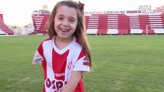 Es de Unión, tiene 7 años y la rompe jugando al fútbol: le dedicó un tierno video a la Selección femenina